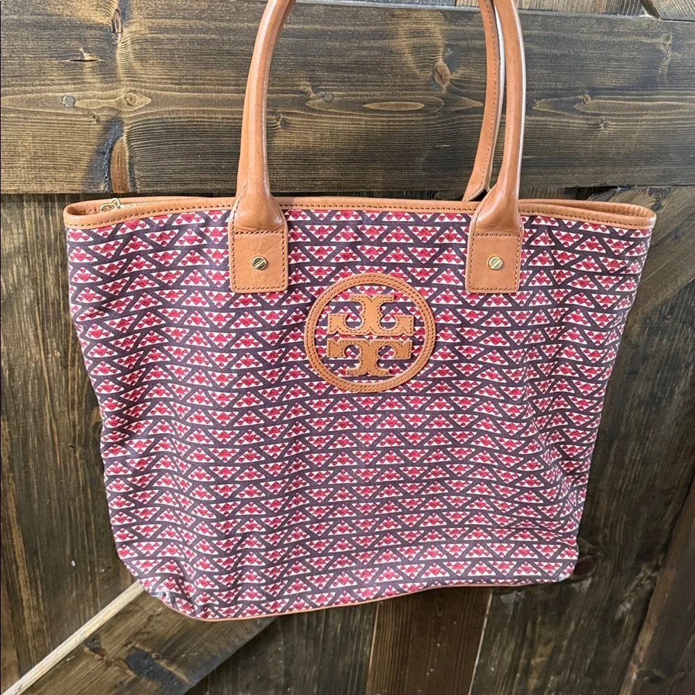 Rare TORY BURCH Jaden Tote Retails $498 - Picture 5 of 16